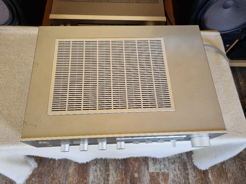 Yamaha A-500. Perfect functional 70 watts/canal. Impecabil.