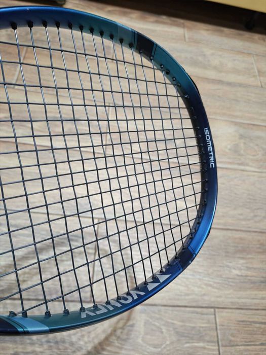 Racheta Yonex Ezone 100