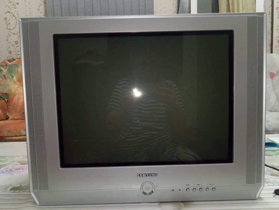 Televizor sotiladi. Продаётся телевизор.