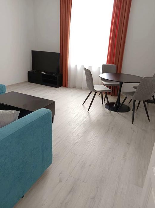 Дава се под наем Тристаен апартамент в София, Център - 70 кв.м за 600 € - Снимка #1