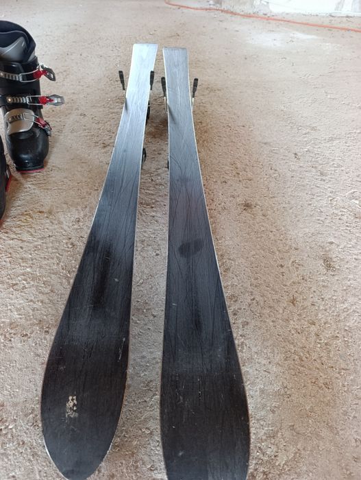 Schiuri 145 cm și clăpari 28