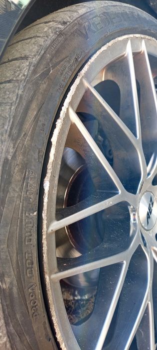 Schimb cu alte jante jantele sunt 275.35.20.spate 235.35.R20 fata.