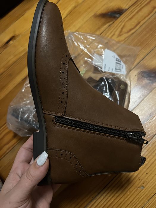 Два чифта нови боти