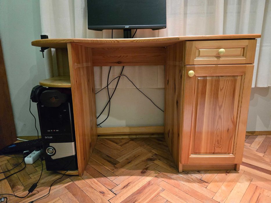 Бюро от масивен чам - стабилно, много добро състояние