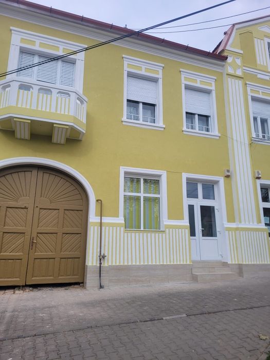 Spațiu de închiriat 40 m pătrați  în Reghin  zona central