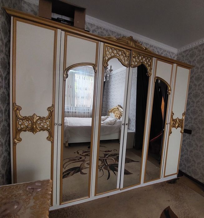 Спальныи гарнитур