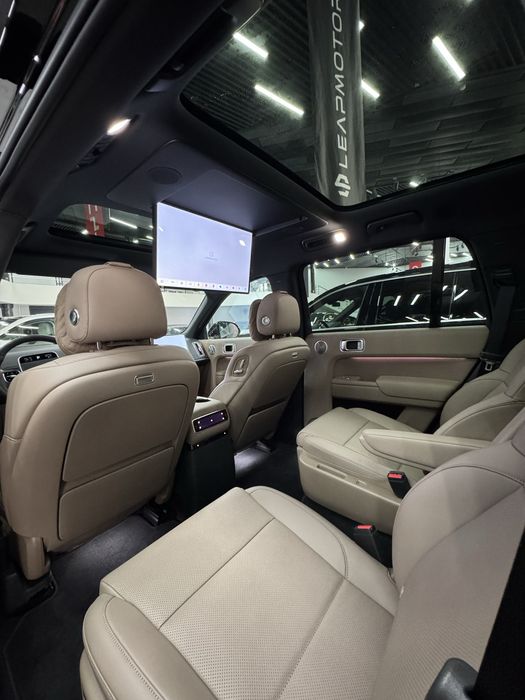 Lixiang L9 ultra черный кузов кофе салон бронза доп молдинг