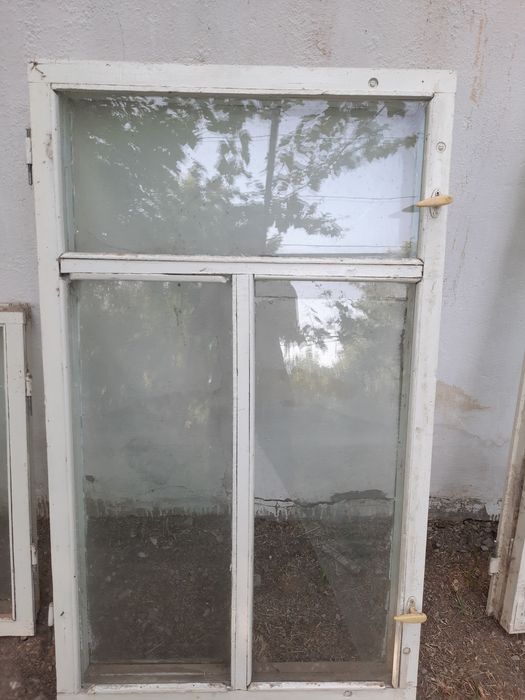 Деразалар ва эшиклар бор