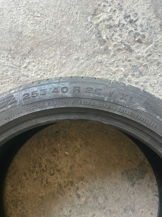 Летни гуми Continental 255/40 R20