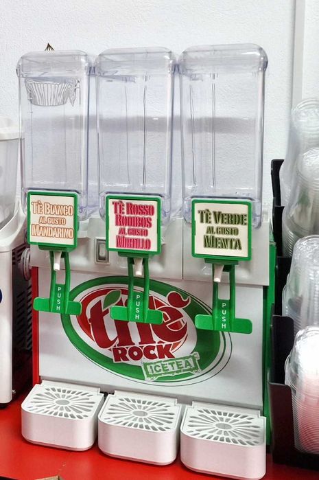 De vânzare dispenser băuturi reci – 3 cuve x 8 litri