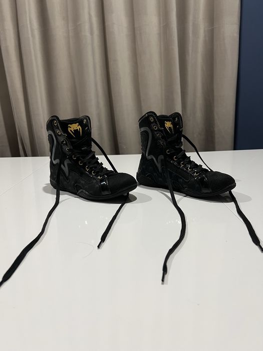 Боксерки Venom.