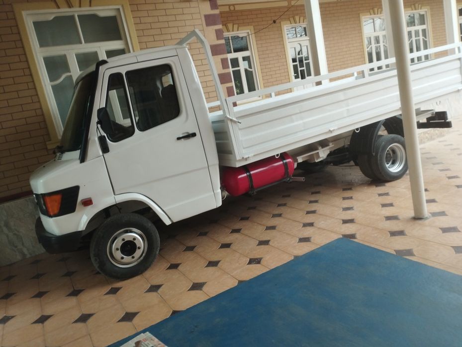 Mersedes 410D gruzavoy