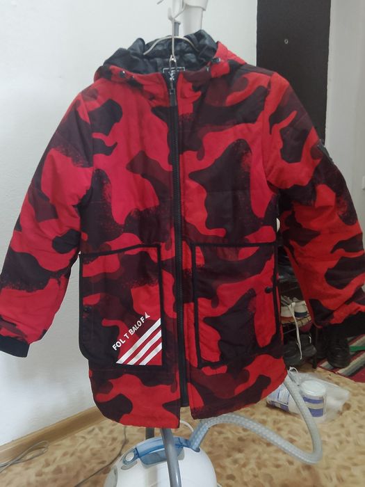 Продам куртки на мальчиков