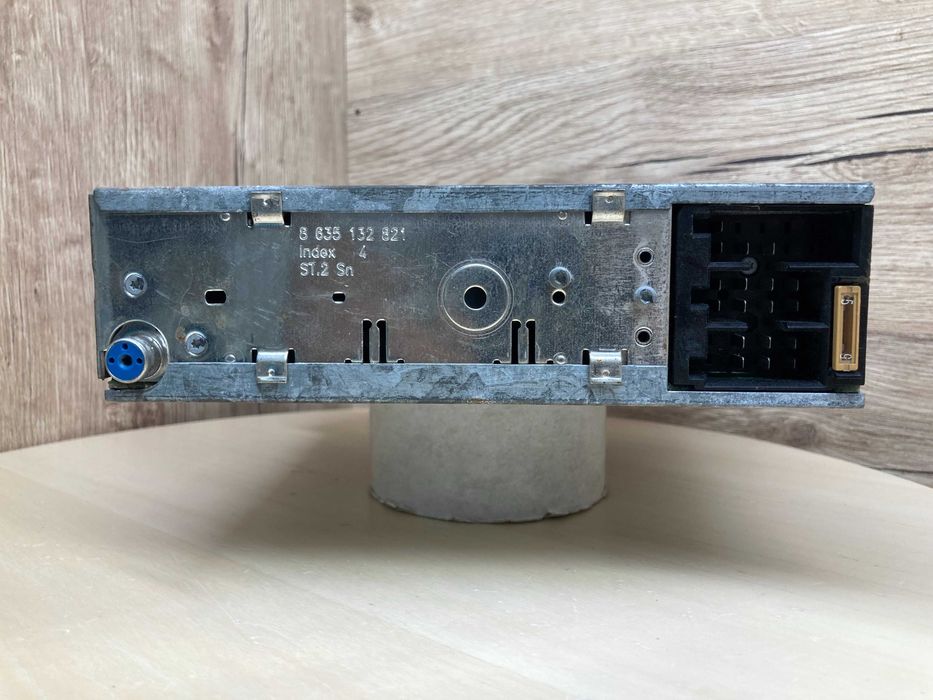 Opel Radio Casetofon CD Player Blaupunkt CAR300 Omega Astra Vectra Corsa Zafira