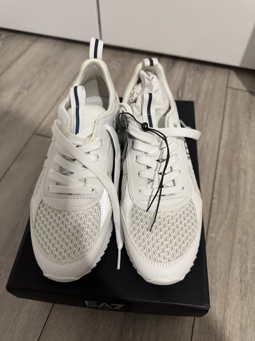 Чисто нови Армани