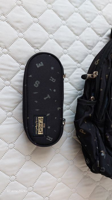 Продавам ученическа раница St. Right