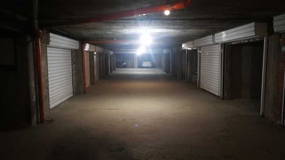 Продава се Гараж / Паркомясто в София, Кръстова вада - 19 кв.м за 2290 €/кв.м - Снимка #1