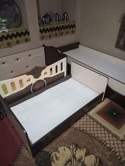 Divan, manej sotiladi, yangi sifati aʼlo