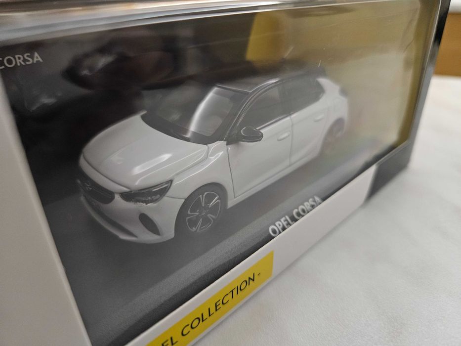 умален модел 1:43 автомобил опел корса opel corsa