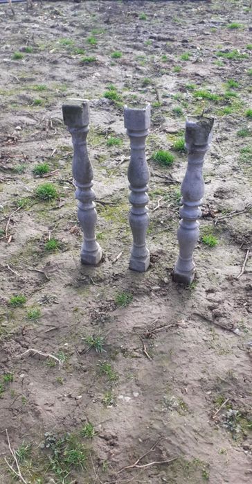 Vând stâlpi 25 de bucăți