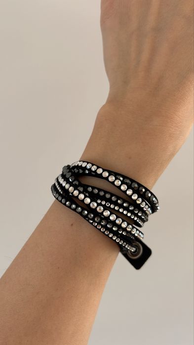 Елегантна черна гривна с кристали Swarovski – неразличима от нова