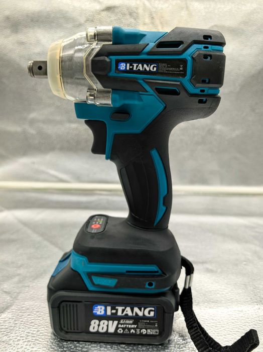 Set scule 4 in 1 pe acumulator 699 lei