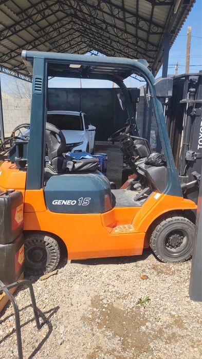 Вилочный погрузчик кара Тойота