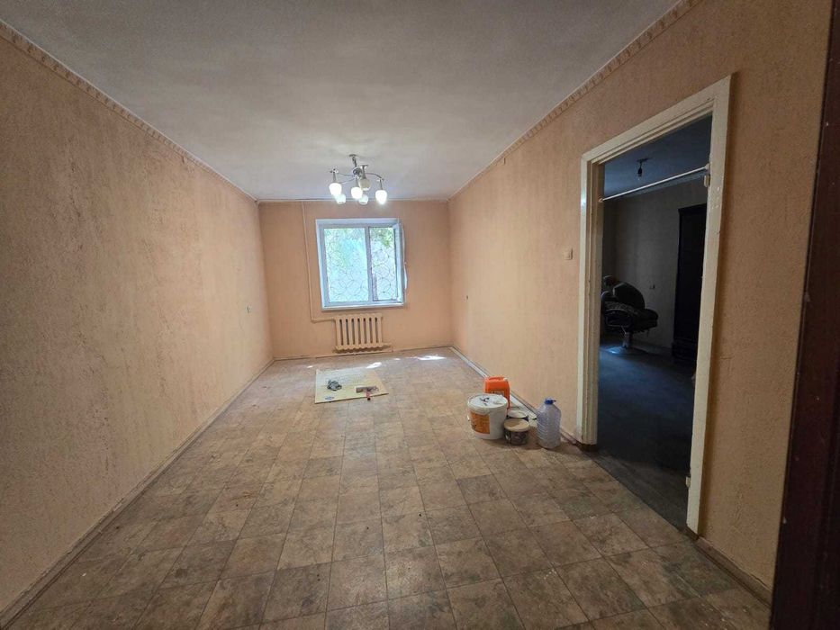 Продам пятикомнатную квартиру