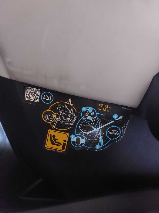Бебешo столче за кола Maxi Cosi + Isofix база