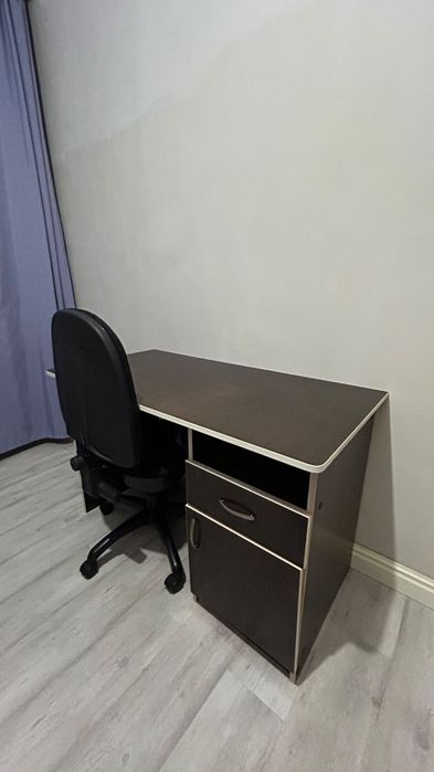 Продается журнальный стол с креслом