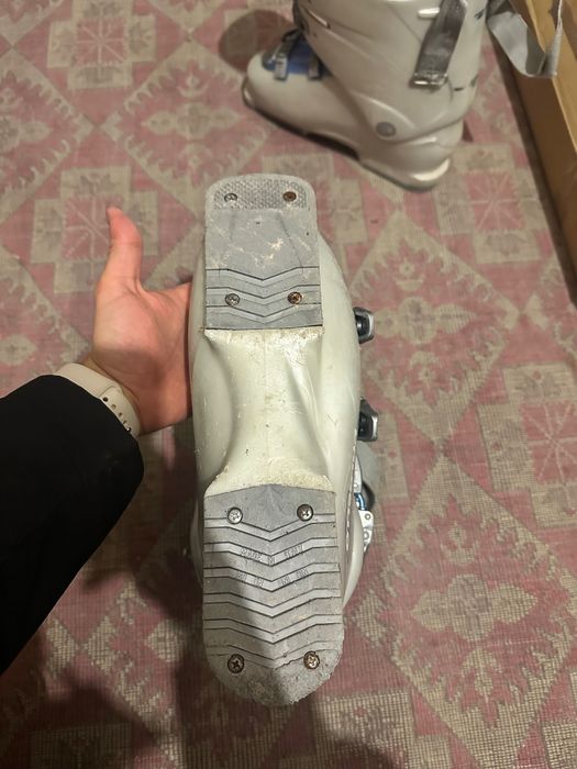 Продавам ски и ски обувки