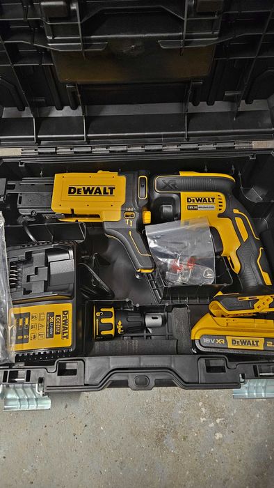 Scule dewalt  noi