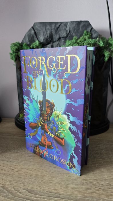 Книги специални издания на Fairyloot и Illumicrate