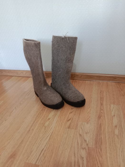 Валенки новые на резиновой подошве