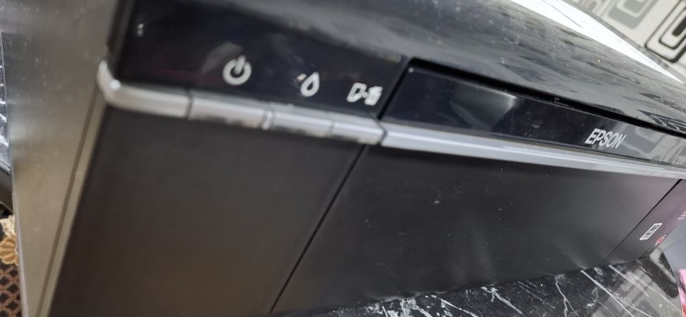 Принтер Epson L800.