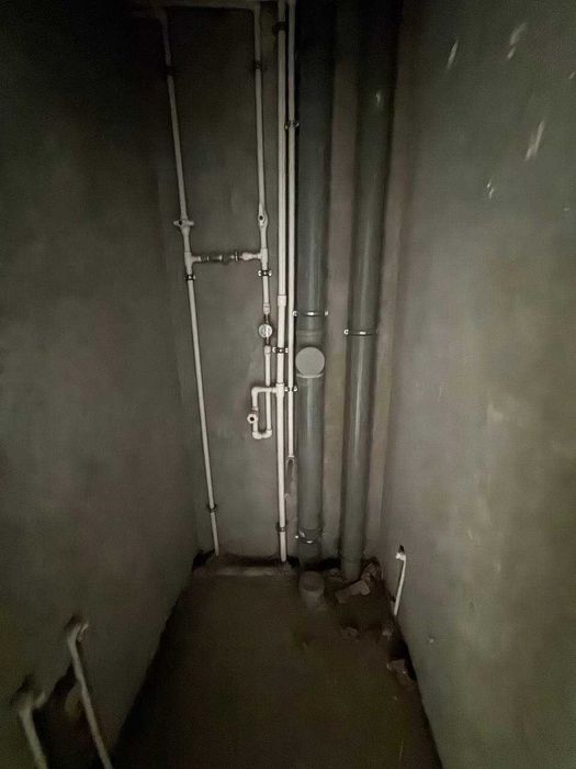 ПРОДАЁТСЯ 3х комнатная квартира в состоянии коробки в центре города