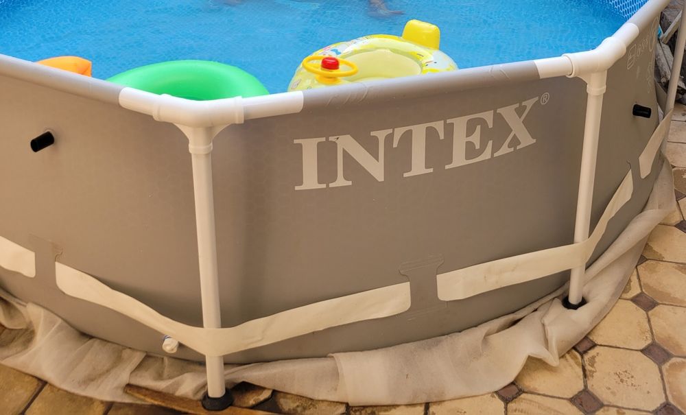 Baseyn intex sotiladi srochno