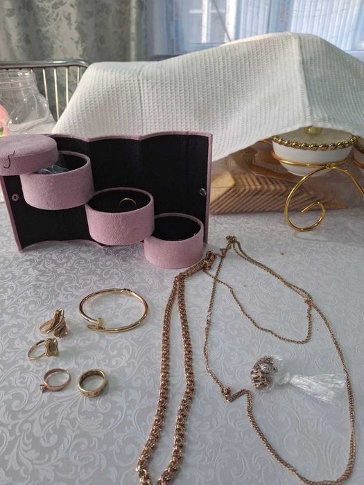 Золото сепи и кольцо