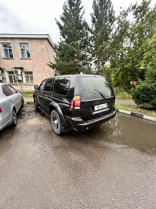Mitsubishi montero sport 2000г