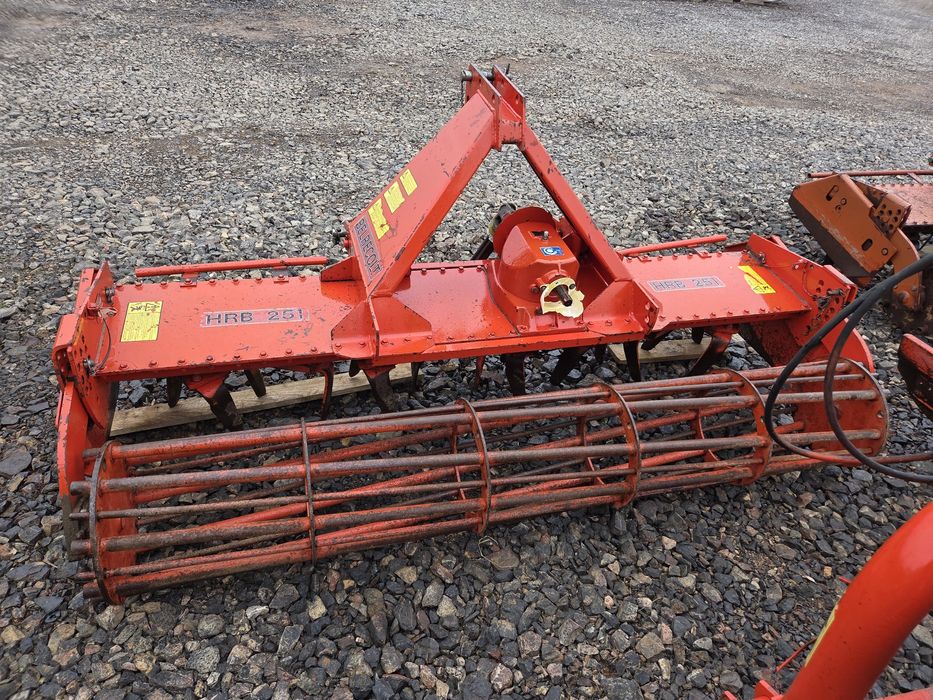 Grapa Rotativa Kuhn Belrecolt HRB 251-2,5 m