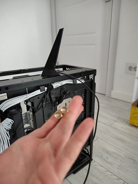 Gaming PC RX 9070 XT / Ryzen 7 7700 / 32GB DDR5 NEGOCIABIL.