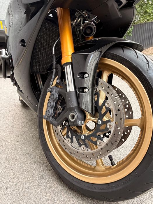 Спортбайк Yamaha YZF R1