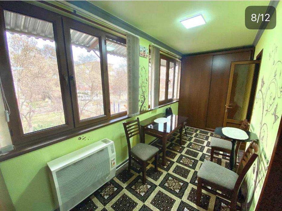 Сдается в аренду! Одна комнатная кв на 2 эт! В центре города (8 марта)