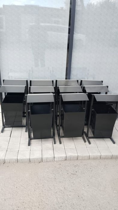 Урны металлические уличные.