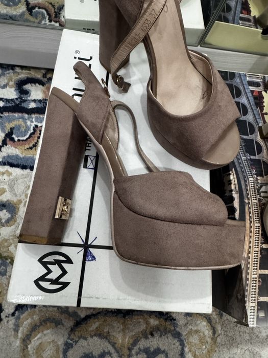 Ботильоны и туфли.