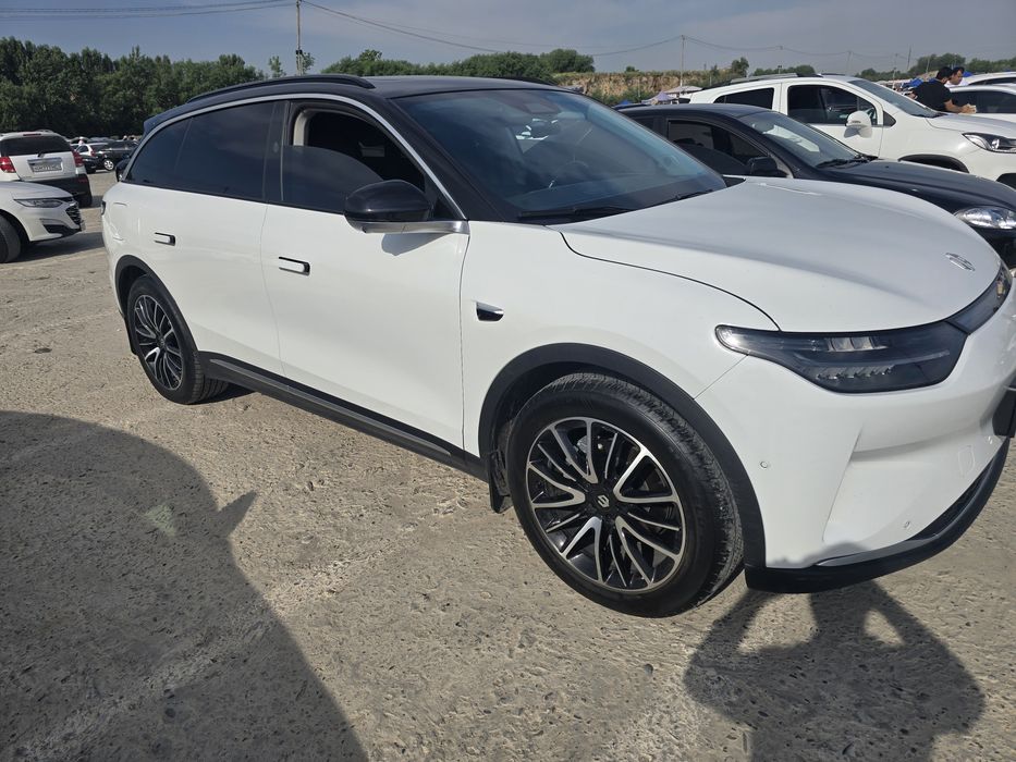 Продется LEAPMOTOR C11 EV 2023 года полный фулл