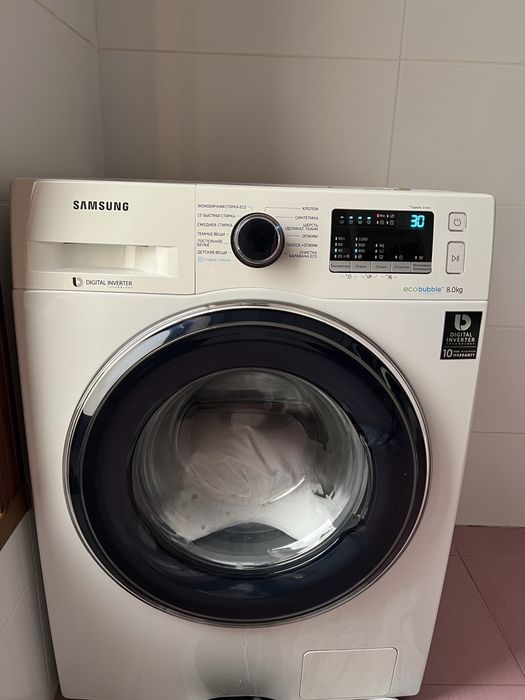 Стиральная машина в хорошем состоянии Samsung EcoBubble 8 кг.
