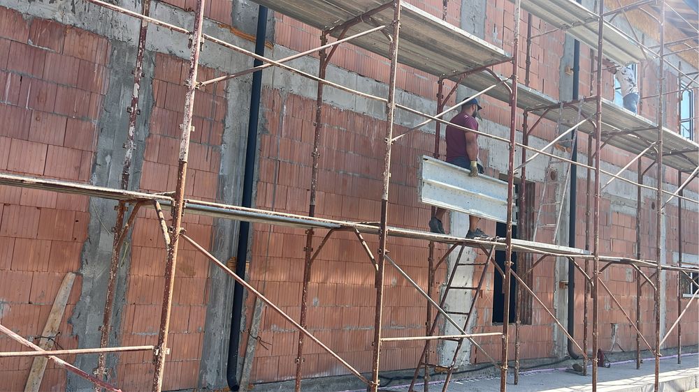 Inchirierez schela metalica 10 ron/mp