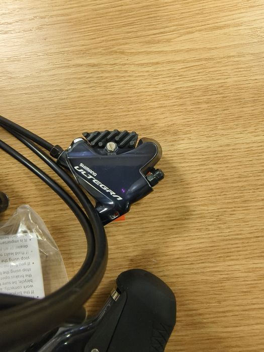 Команди Хидравлични: SHIMANO ULTEGRA Di2 ST-R8070 + BR-R8070/Комплект/