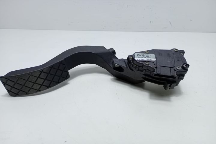 Pedala acceleratie 8D1721523F Volkswagen VW Golf a 4-a generatie